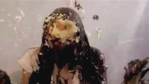 lovinia-messy-in-chocolate-and-pies_10.j