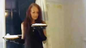 lovinia-pies-herself_1.jpg